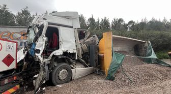 TEM'de 2 TIR, tanker ve otomobil çarpıştı: 2 ölü