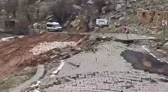 Nemrut Dağı'nın Yolunda Heyelan Nedeniyle Çökme