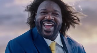 Turkcell reklamındaki basketbolcu kim?
