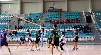 Afyonkarahisar GSB Yurtları YURTLİG Voleybol'da Ege Grup Şampiyonu oldu