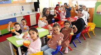 Ana sınıfında portakallar kuşlar için yemlik ve yuvaya dönüştü