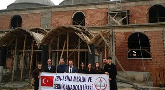 Bilecik'te öğrenciler harçlıklarını Kuba Camii inşaatına bağışladı