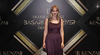 Dijital Eğitimin Yıldızı Elif Öğretmen’e Büyük Ödül