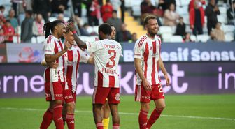 Hesap.com Antalyaspor, ikas Eyüpspor'u 3-0 mağlup etti