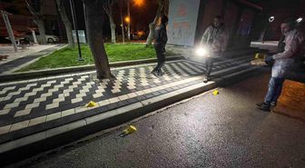 Karaman'da tüfekle rastgele ateş açıldı: Saçmalar otomobil ile binaya isabet etti