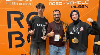 Meslek Lisesi'nde üretip, 'Altay' adını verdikleri otonom robotla dünya 2'ncisi oldular