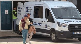 Antalya'da trafik kazasında hayatını kaybeden 2 çocuğun cenazesi alındı, babanın feryadı yürek burktu