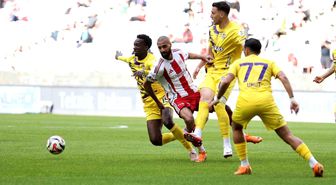 Trendyol Süper Lig: Antalyaspor: 0 Eyüpspor: 0 (İlk yarı)