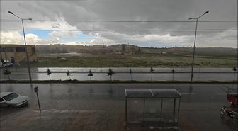 Mardin'de sağanak nedeniyle cadde ve sokaklar göle döndü