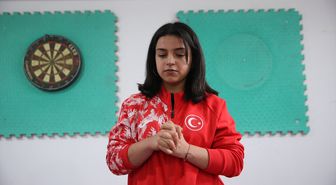 15 yaşındaki Leyla bileğinin gücüyle Avrupa'nın zirvesine çıkmak istiyor