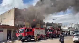 2 katlı binada çıkan yangında 1'i bebek, 4 kişi dumandan etkilendi