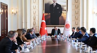 Adalet Bakanı Gürlek, Türkiye Noterler Birliği heyeti ile görüştü Açıklaması