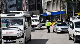 Adana'da trafikteki ihlalleri sivil ekiplerce belirlenen 60 sürücüye para cezası kesildi