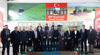 Ağrı'da 44 ton sertifikalı yonca tohumu dağıtıldı