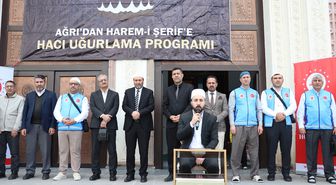 Ağrı'da hacı adayları dualarla kutsal topraklara uğurlandı