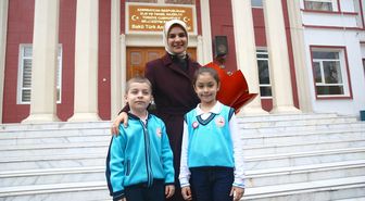 Aile ve Sosyal Hizmetler Bakanı Mahinur Göktaş, Bakü Türk Anadolu Lisesi'ni ziyaret etti