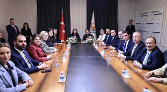 AK Parti Çevre ve Şehircilik Politikaları Başkanı Tuncer, görevini Ayan'a devretti