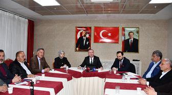 AK Parti Hakkari İl Başkanı Kaya'dan heyelan nedeniyle hasar gören yola ilişkin açıklama