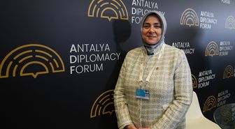 AK Parti kadın kolları üyeleri ADF'de 'dünya barışı' için çaba gösteriyor