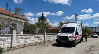 Aksaray'da budadığı ağaçtan düşen kişi yaralandı