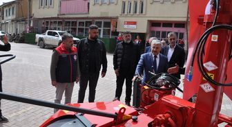 Akşehir'de üreticilere yem makinesi dağıtıldı