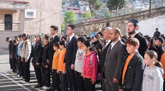 Aladağ Kaymakamı Sançar Batuhan Kurdu ortaokul öğrencileriyle buluştu