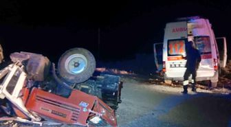 Ambulans traktöre arkadan çarptı: 4 yaralı