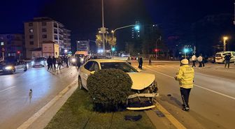Ankara'da iki ayrı trafik kazasında 4 kişi yaralandı