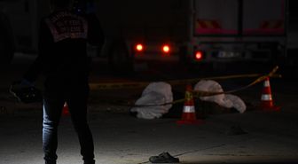 Ankara'da takla atan otomobilin çarptığı tır sürücüsü hayatını kaybetti