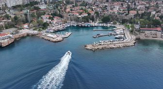 Antalya'da deniz polisleri karakol botlarıyla mavi sularda her daim teyakkuzda