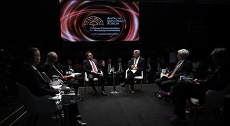 Antalya Diplomasi Forumu kapsamında 'Belirsizliklerin Yönetilmesinde Stratejik İletişim' paneli düzenlendi