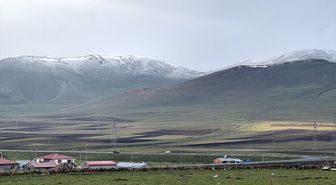 Ardahan'da kar ve dolu etkili oldu