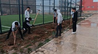 Bahçesaray'da 1300 fidan toprakla buluşturuldu