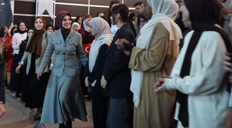 Bakan Göktaş, Uluslararası Milli İrade Kız Anadolu İmam Hatip Lisesi'nde öğrencilerle buluştu Açıklaması