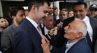 Bakan Kurum oğlunun vasiyeti yerine getirilen şehit babasıyla buluştu