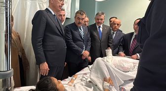 Bakanlar Kahramanmaraş'taki silahlı saldırıda yaralananları ziyaret etti