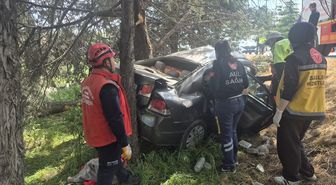 Balıkesir'de devrilen otomobilin sürücüsü hayatını kaybetti