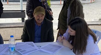 Balıkesir'de tıp fakültesi öğrencileri vatandaşlara sağlık taraması yaptı