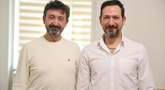 Beyin cerrahı kardeşler 15 yıldır aynı hastanede omuz omuza görev yapıyor