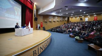 Bingöl'de 'Siber Alemde İşlenen Suçlar: Ne Kadar Farkındayız?' konferansı düzenlendi
