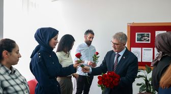 Bingöl Valisi Çelik, öğrenciler ve öğretmenlerle bir araya geldi