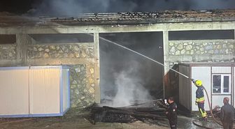 Bolu'da bir depoda çıkan yangın söndürüldü