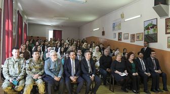 Bosna Hersek'te, YEE'nin Türkçe sınavında başarılı olan öğrenciler ödüllendirildi