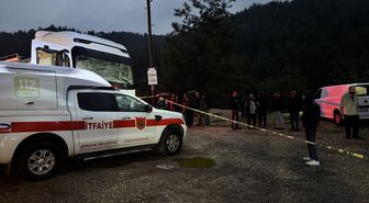 Burdur'da minibüsle tırın çarpışması sonucu 7 kişi öldü, 3 kişi yaralandı