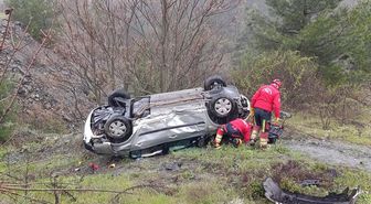 Bursa'da devrilen otomobildeki 3 kişi yaralandı