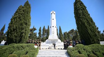 Çanakkale Kara Savaşları'nın 111. yılı dolayısıyla Fransız Askeri Mezarlığı'nda tören düzenlendi