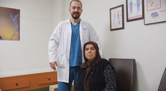 Çözüm bulamadığı bel ağrısından hastanede takılan pille kurtuldu