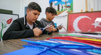 Diyarbakır'da ortaokul öğrencileri yapay zeka destekli görsel tasarımlar yapıyor