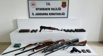 Diyarbakır'da ruhsatsız silah ve mühimmat ele geçirildi