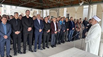 Diyarbakır ve çevre illerde Kahramanmaraş'taki okul saldırısında ölenler için gıyabi cenaze namazı kılındı